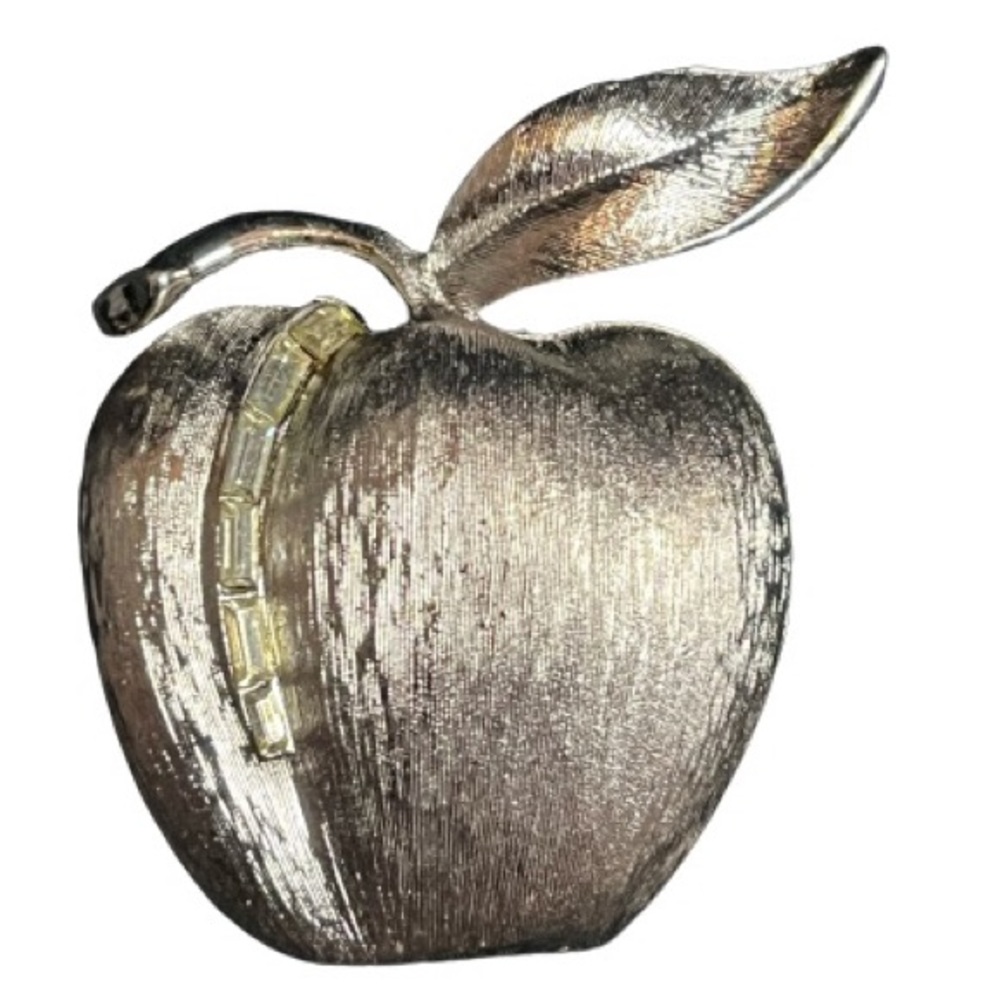 Vintage 1960's Judy Lee Apple Brooch and Clip on earrings in flawless condition - Picture 2 of 9